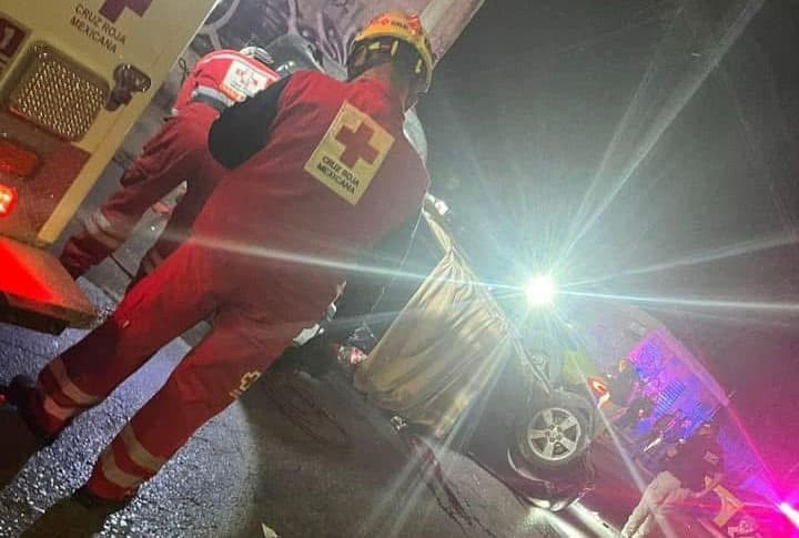 Accidente en Salvador Nava deja un muerto y daños materiales