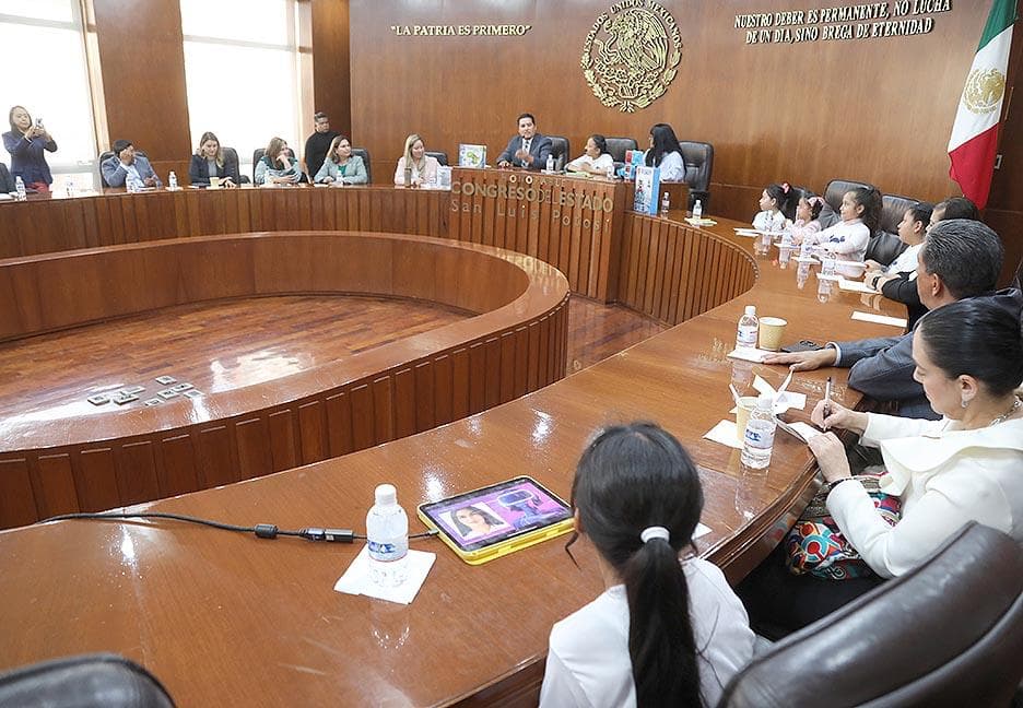 Tecnoniñas se hacen escuchar en el Congreso del Estado
