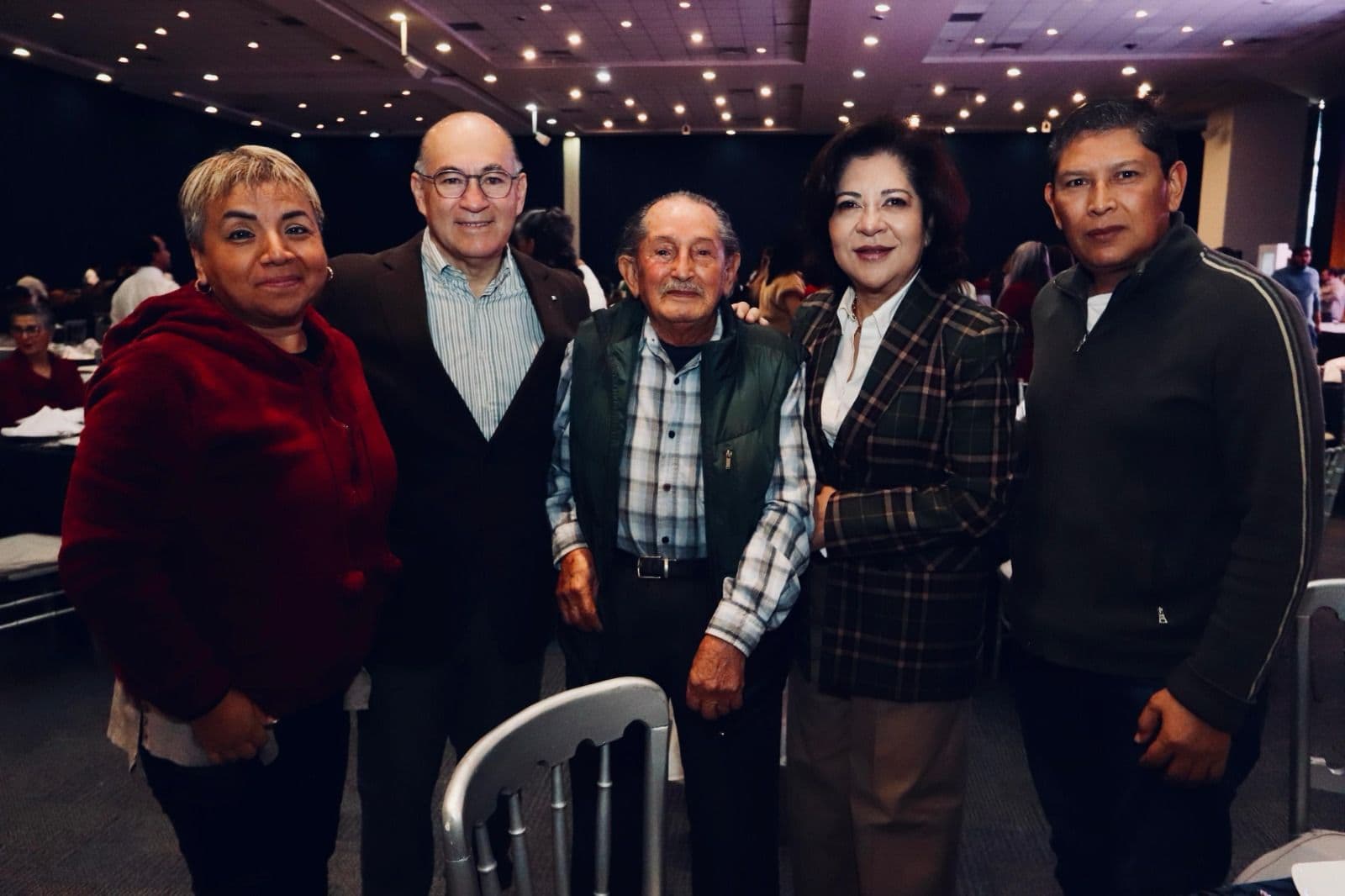 Celebra Ayuntamiento a pensionados del municipio en su día