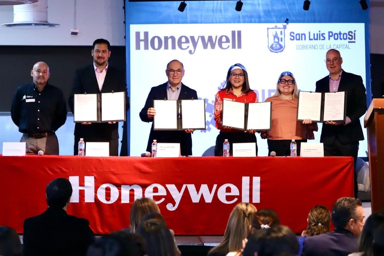 Firma convenio DIF Municipal y Honeywell por la inclusión laboral