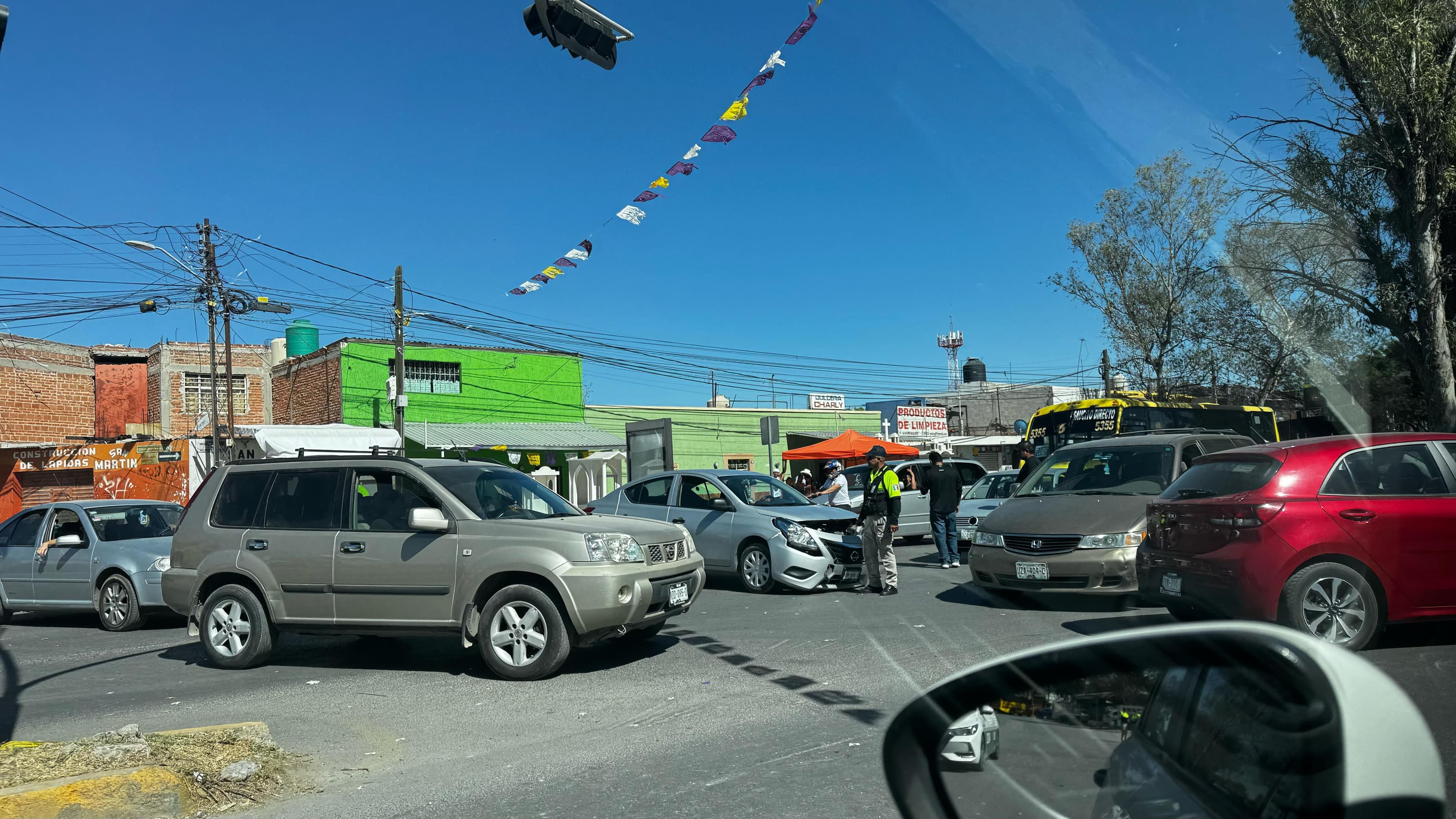 Congestiona vialidades accidente de tráfico durante festividades del Señor del Saucito