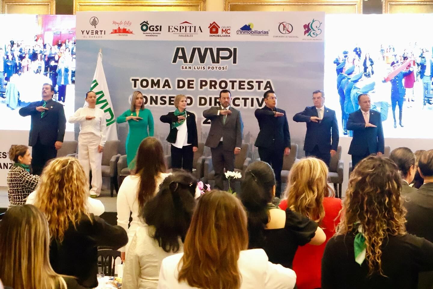 Toma protesta Olga Espitia Lanuz como presidenta del AMPI