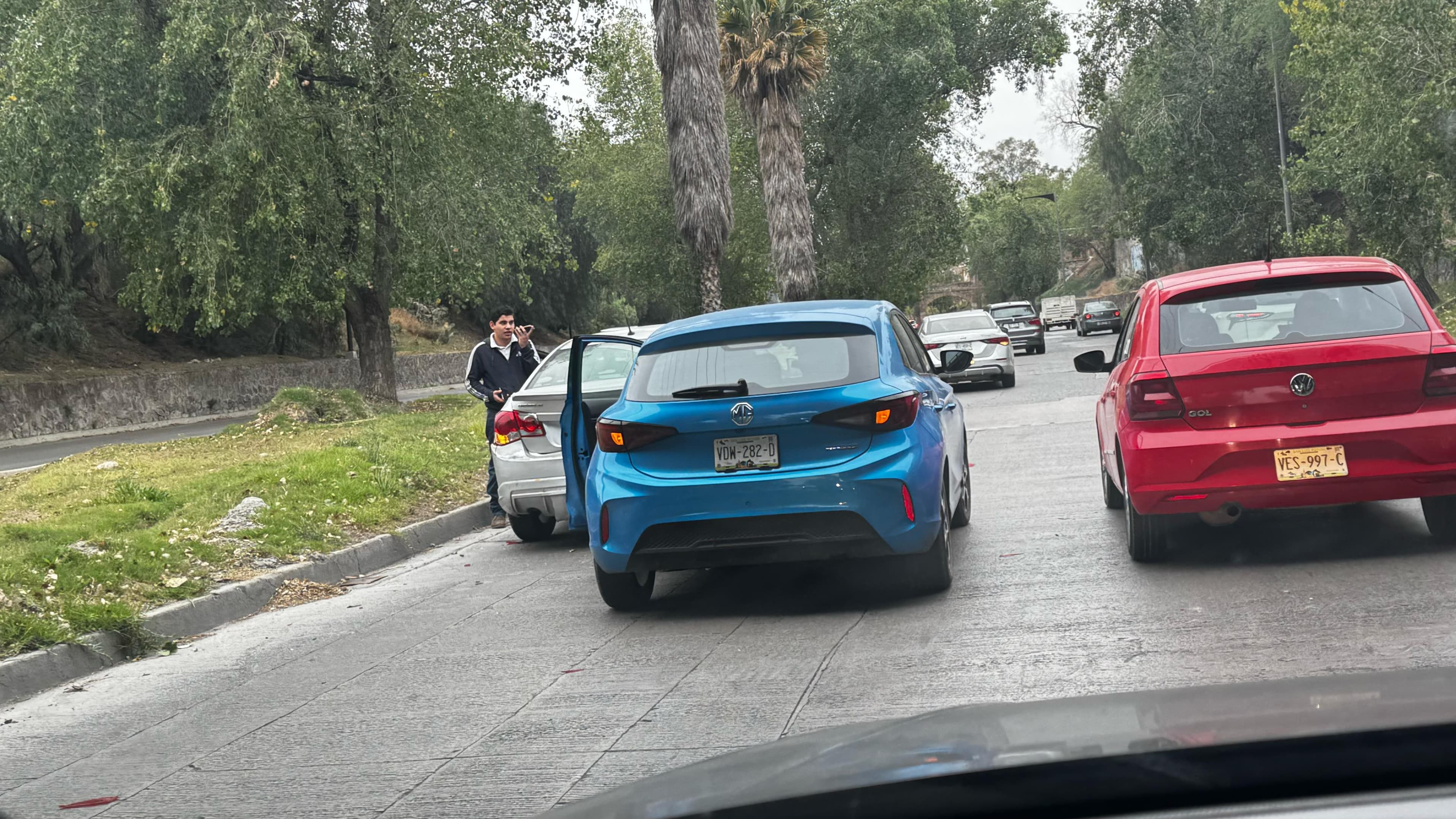Accidente en Circuito Interior Río Santiago provoca caos vial