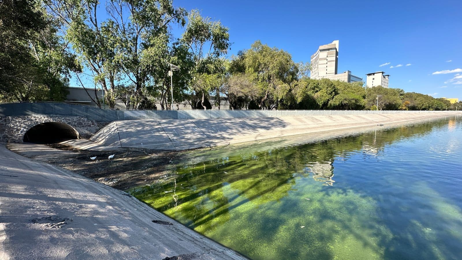 Niegan que aguas negras en el Parque Tangamanga sean responsabilidad de obra municipal