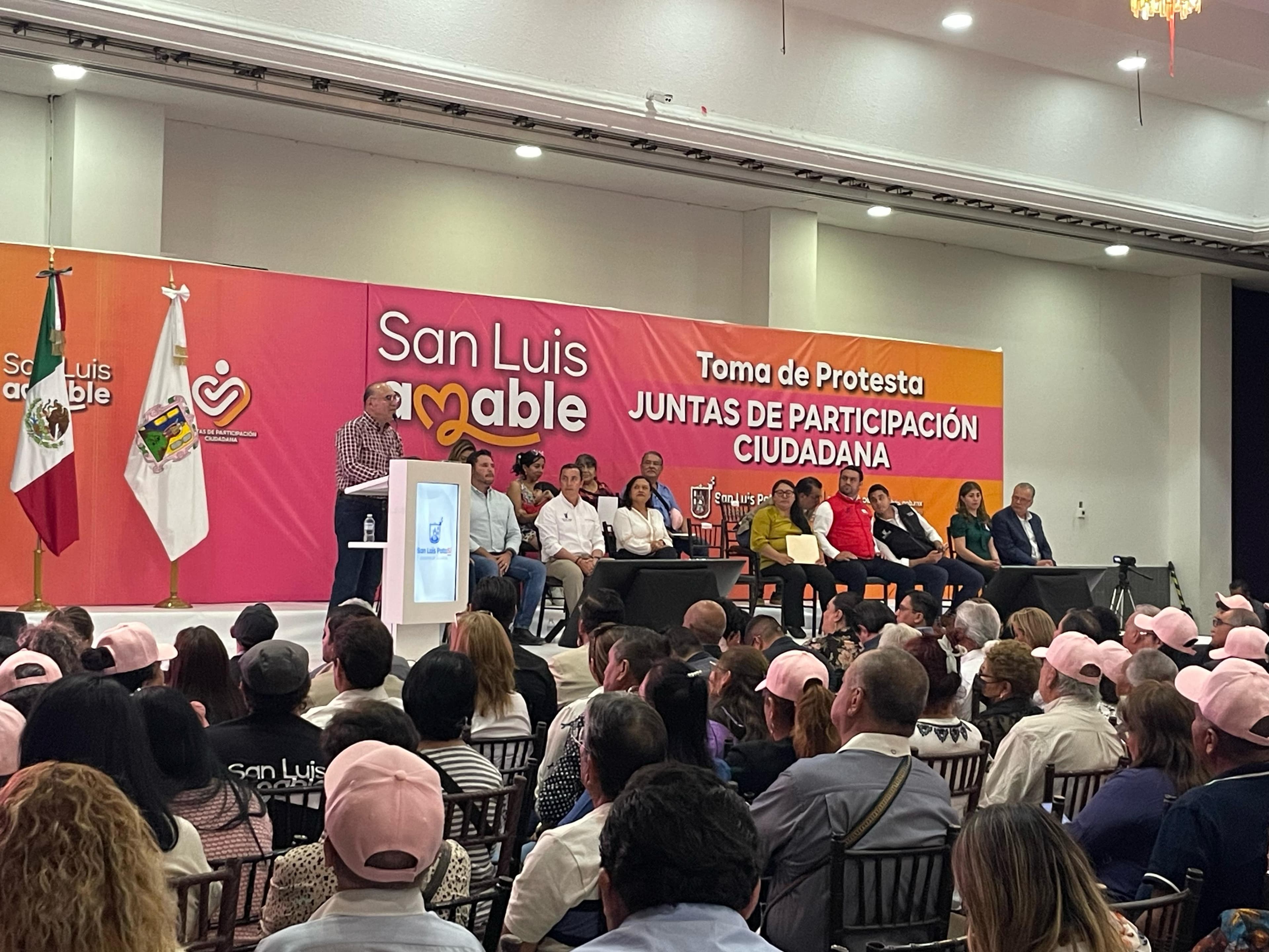 Toman protesta 256 juntas de participación ciudadana del Ayuntamiento Capitalino