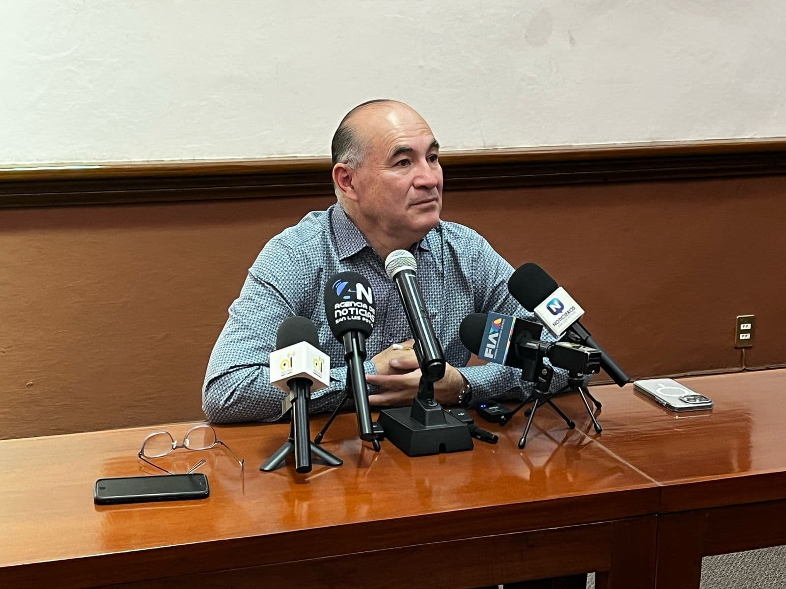 Denunció Enrique Galindo ataques políticos y afirmó que no permitirá más