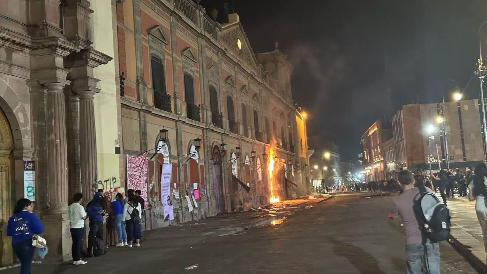 UASLP no denunciará daños en edificio central durante marcha del 8 M