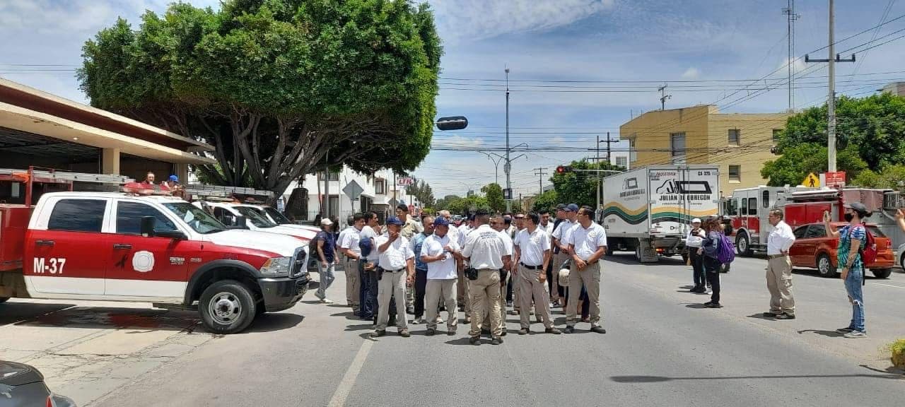 Bomberos podrían ir a huelga por impago de horas extras