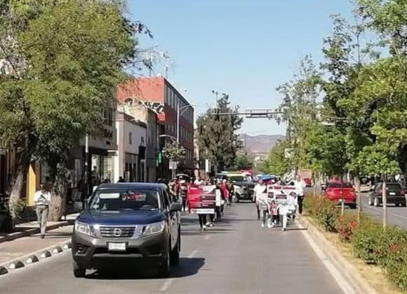 Maestros rechazan reforma al ISSSTE con protestas en SLP