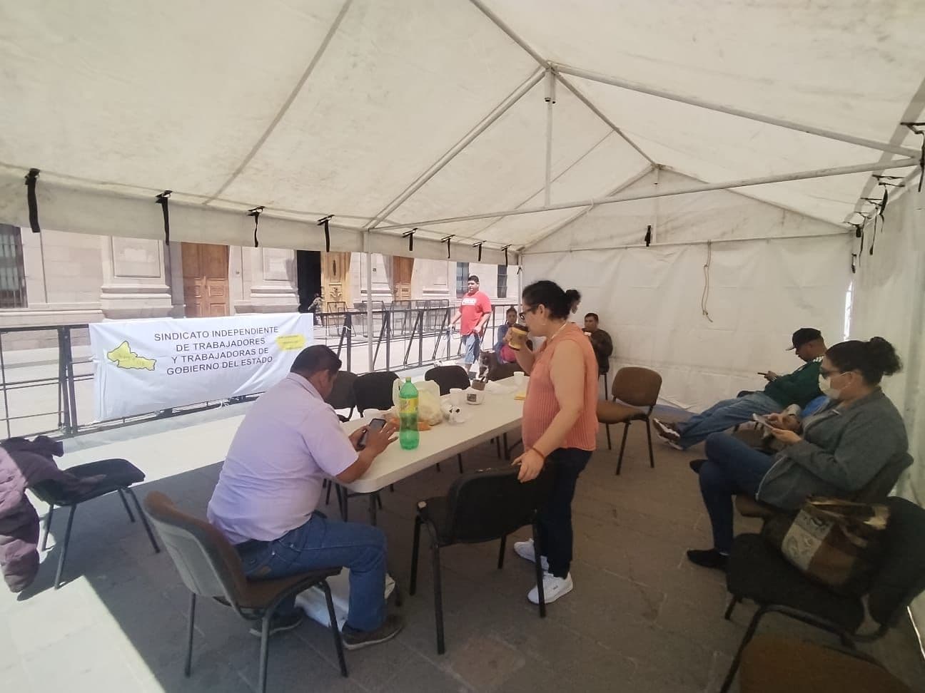 SITTGE inicia plantón en Plaza de Armas