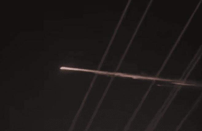 Misteriosas luces en el cielo resultan ser cohete de Space X