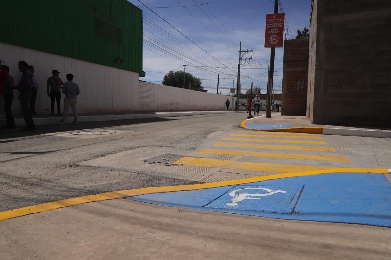 Pavimenta Ayuntamiento Calle Cometa tras estar 30 años en terracería