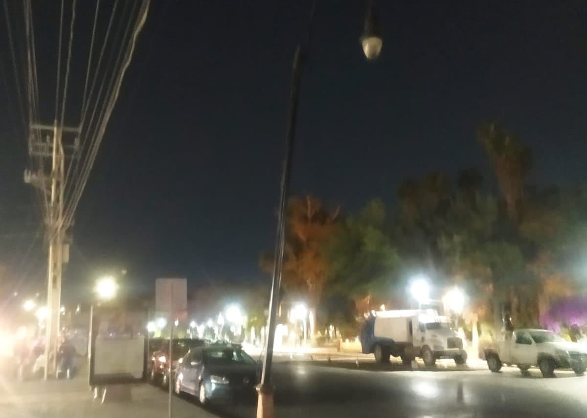 Atienden luminarias vandalizadas en el Centro Histórico Capitalino