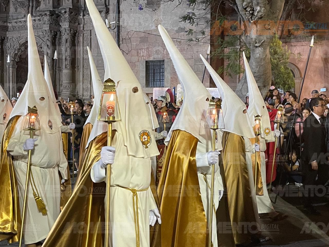 Procesión del silencio llena de solemnidad las calles del Centro Histórico