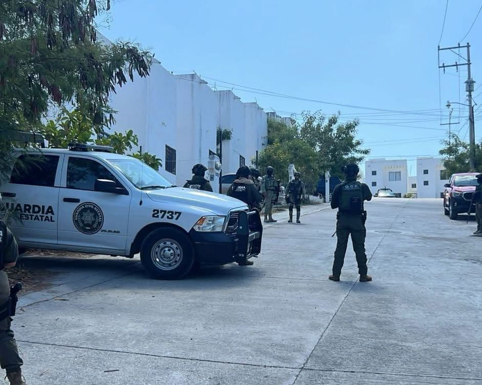 Decomisa SEDENA arsenal durante cateo en Ciudad Vallles