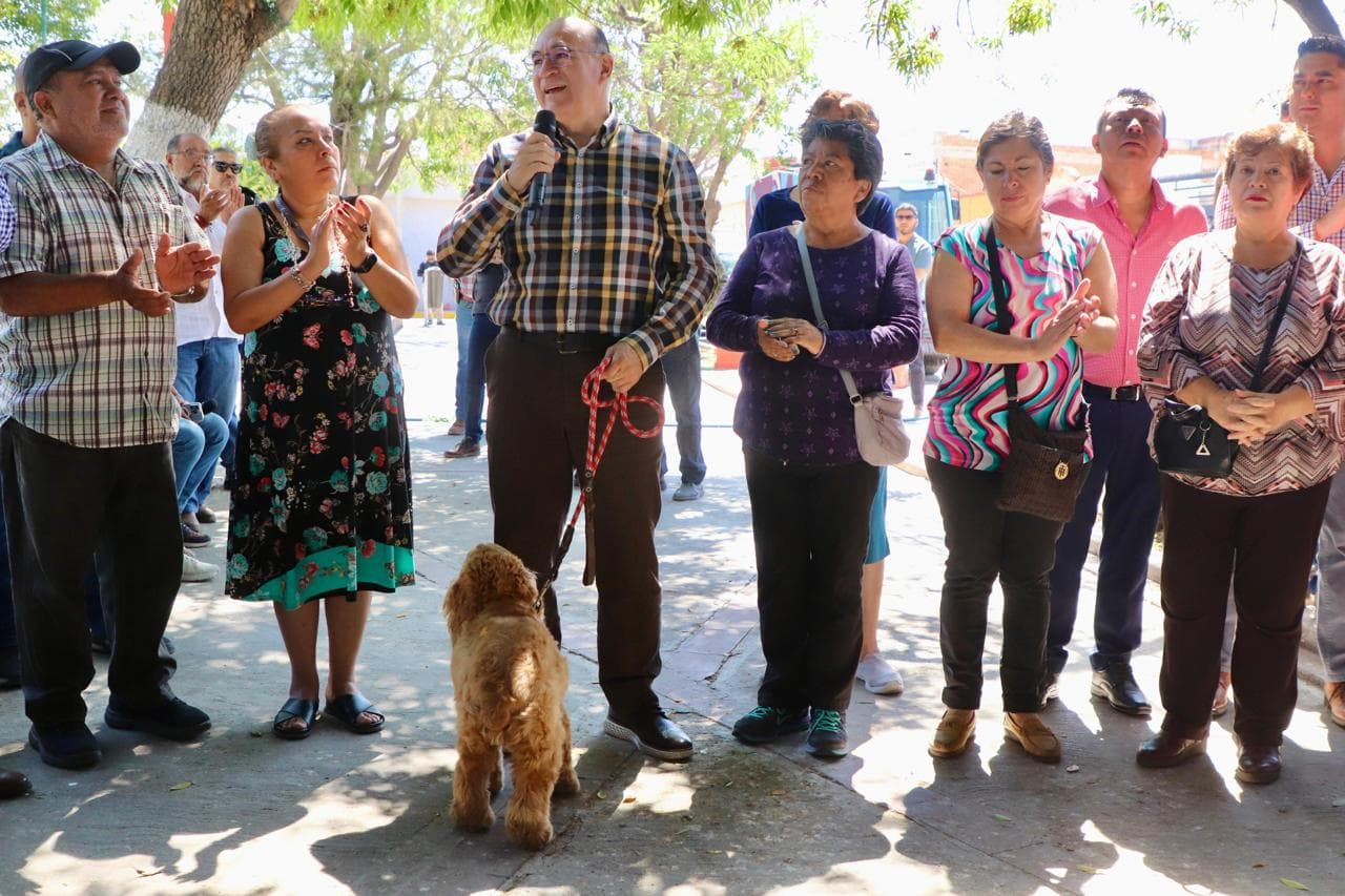 Entrega Ayuntamiento parques y jardines restaurados en barrio de San Miguelito