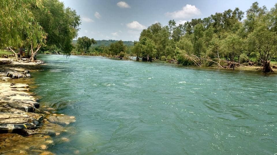 Exhortan a autoridades federales y estatales a atender contaminación del rio Axtla
