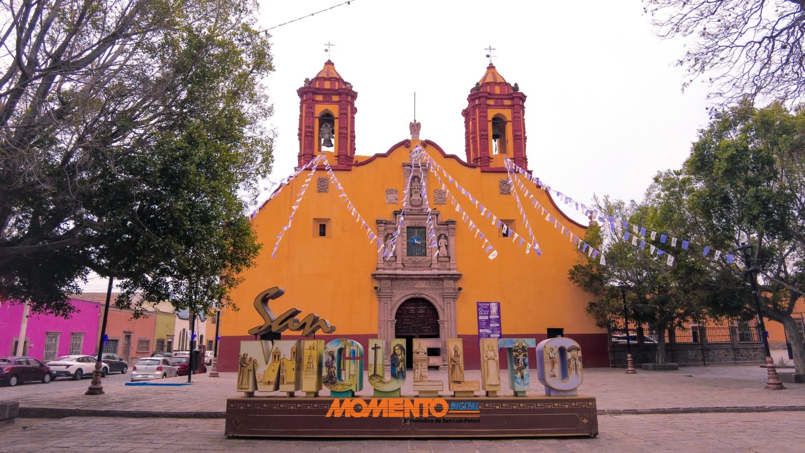 Fieles reviven la Pasión de Cristo en la visita a los siete templos