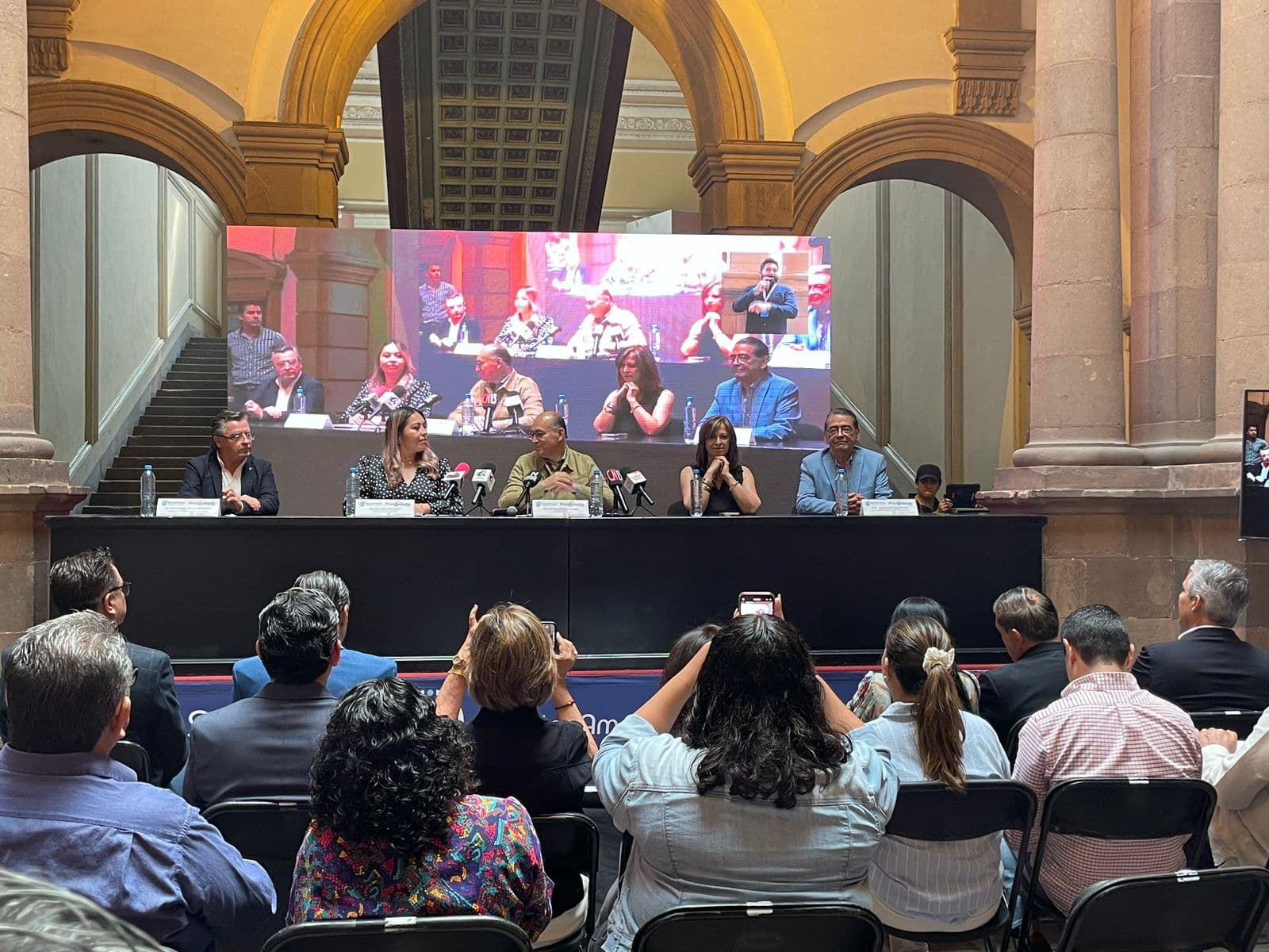 SLP presenta la 3ª Feria de Proveeduría