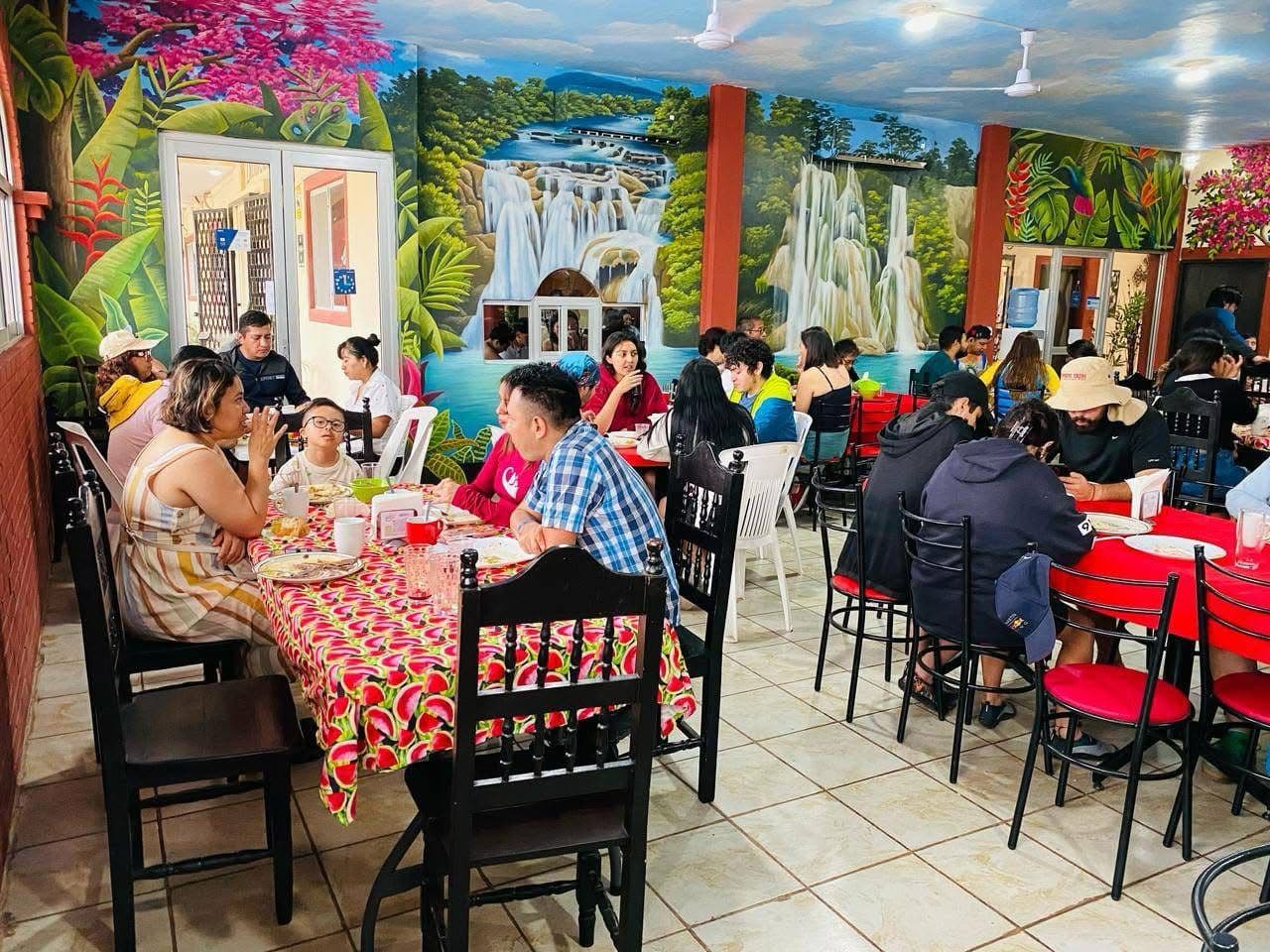 Esperan Restauranteros de SLP mejores precios tras aranceles al jitomate