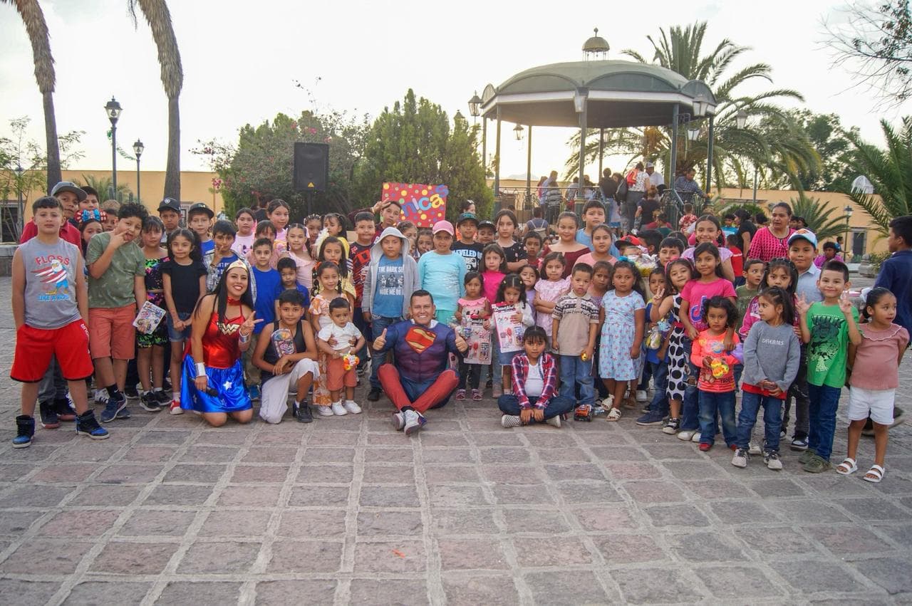 Bocas celebra a la niñez con alegría, juegos y regalos