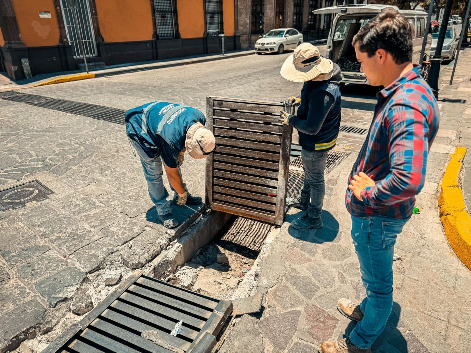 Ayuntamiento inicia limpieza de drenajes ante temporada de lluvias