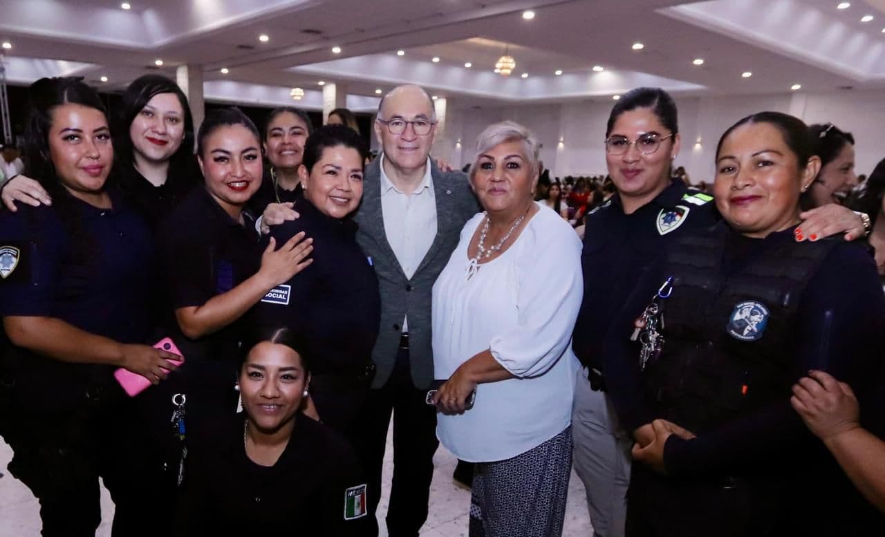 Celebran 10 de mayo a madres trabajadoras del Ayuntamiento Capitalino