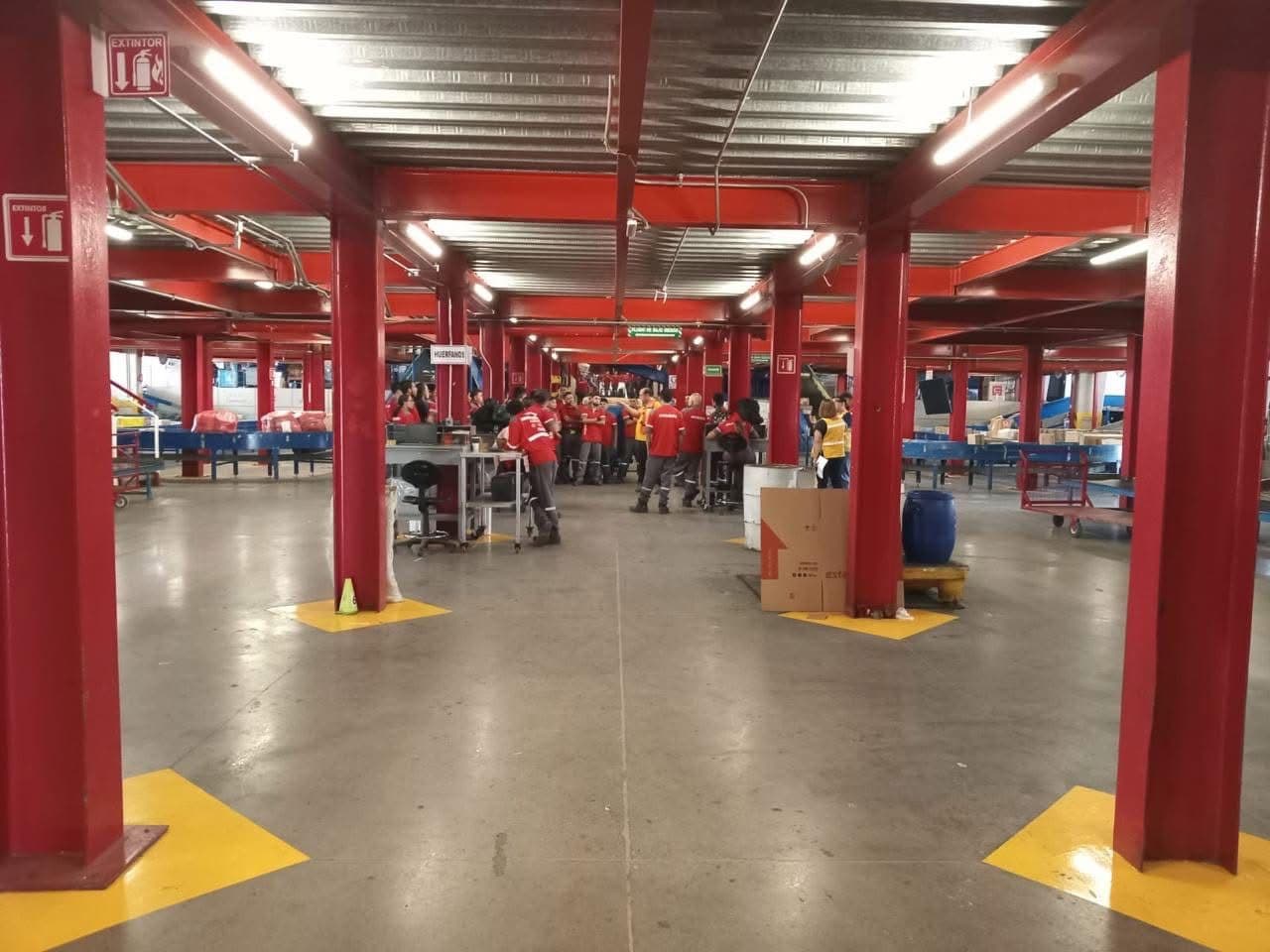 Entran a paro trabajadores de Estafeta en San Luis Potosí exigiendo utilidades
