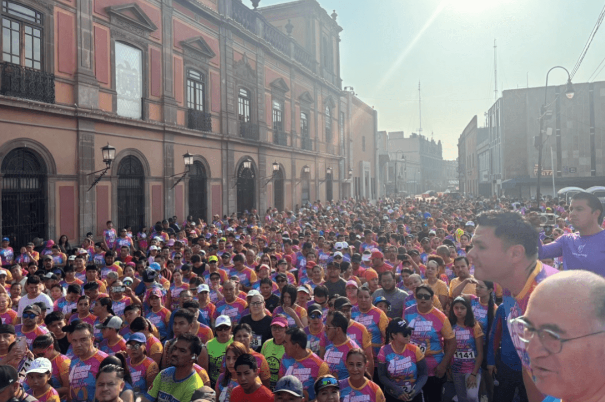 Se lleva a cabo con éxito la Carrera Atlética por la Familia organizada por el DIF Municipal