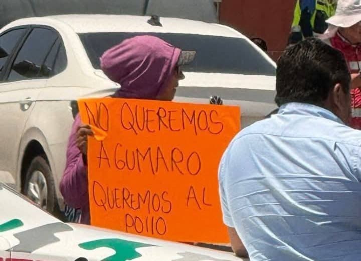 Manifestantes exigen agua al gobernador del estado bloqueando carretera 57