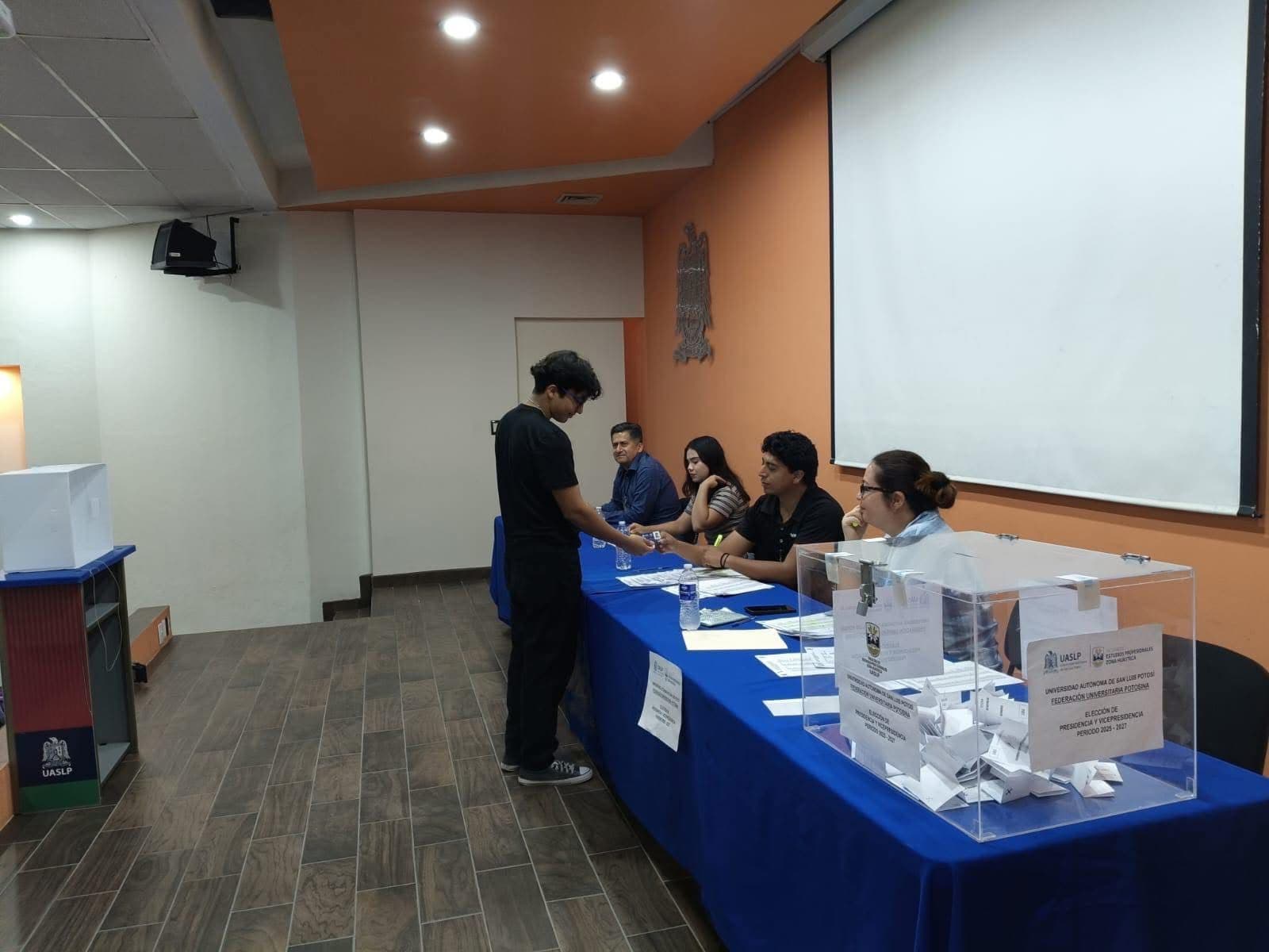 Mujeres protagonizan la elección estudiantil en la UASLP
