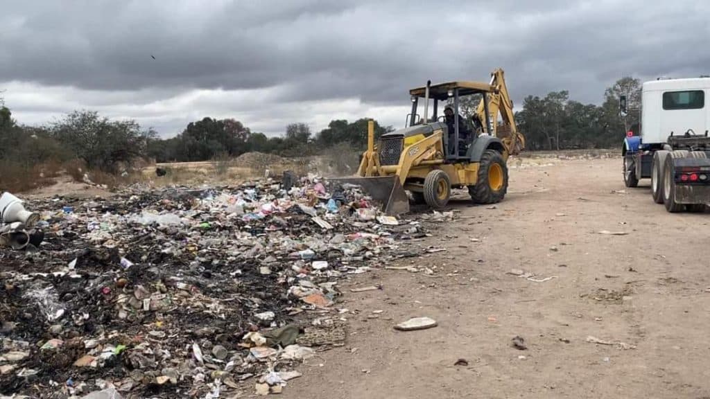 Anuncian limpieza y vigilancia en tiraderos clandestinos del norte de SLP