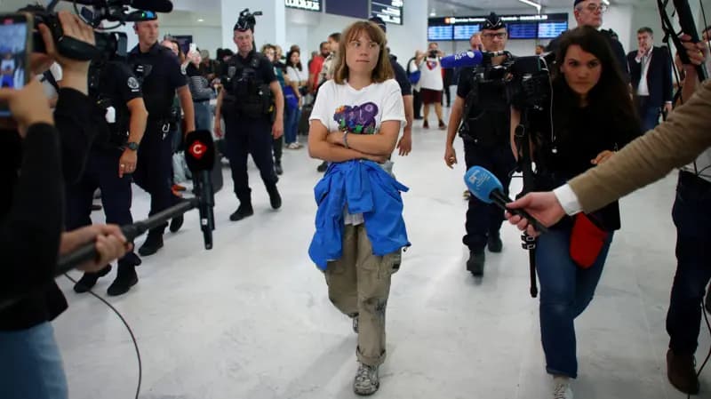 Greta Thunberg abandona Israel tras ser deportada 