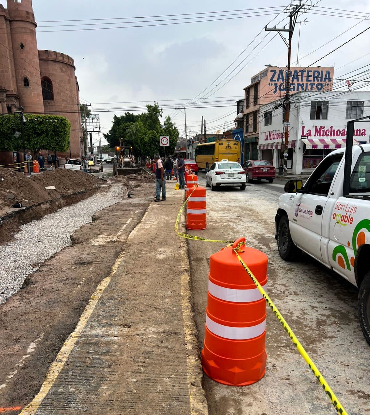 Atiende Ayuntamiento hundimiento en Barrio de San Sebastián