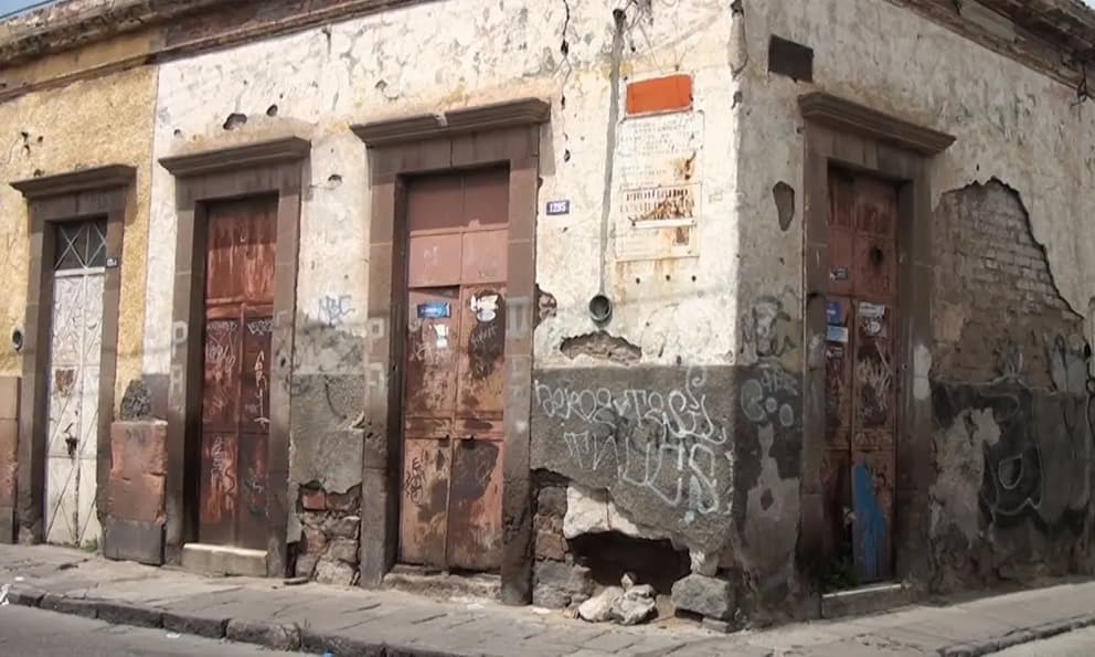 Detectan ocho fincas históricas en alto riesgo en el Centro de SLP