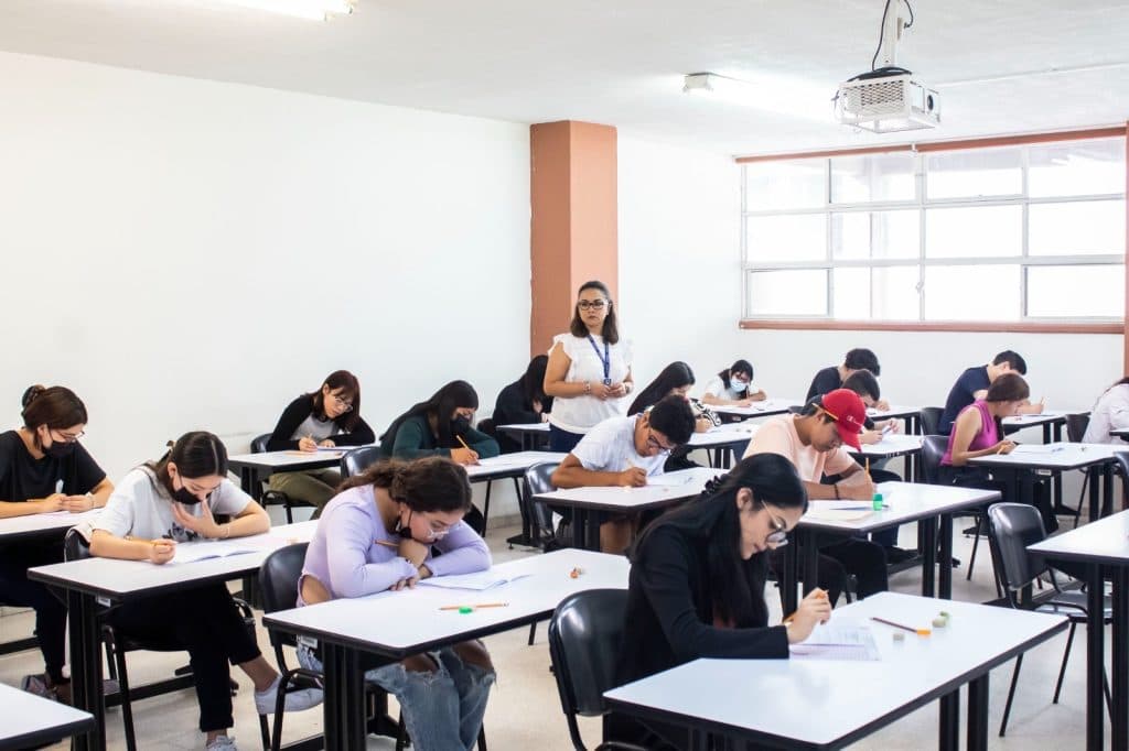 Recibe UASLP más de 15 mil aspirantes y lanza examen único de admisión