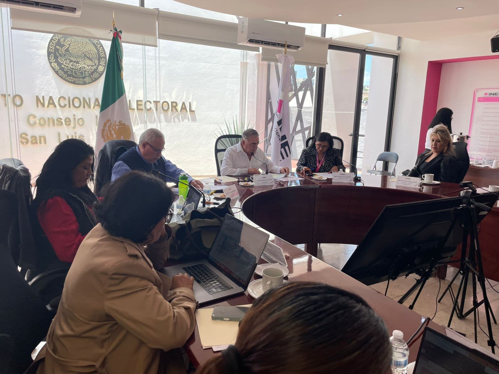 Pide enérgicamente el INE en SLP a partidos políticos no interferir en proceso electoral