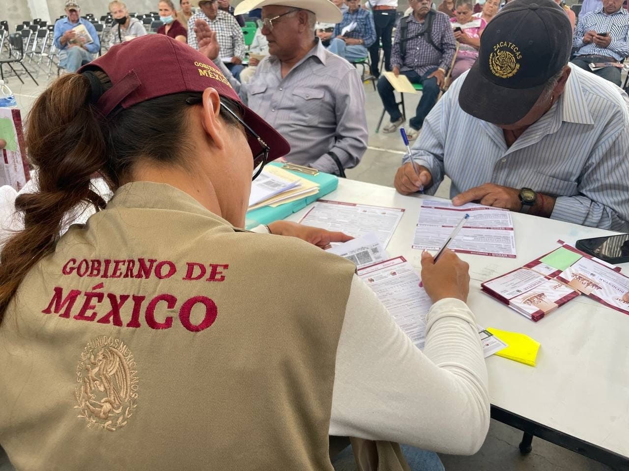 Alertan a los potosinos por falsos gestores de becas del Bienestar