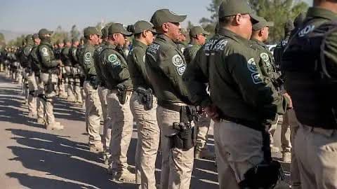 Juez ordena devolver bono a policía estatal tras retiro injustificado
