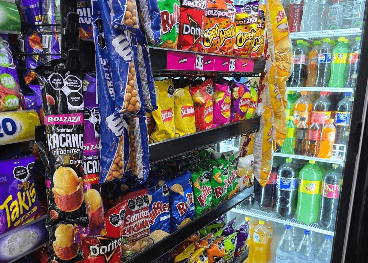 Cae 30% venta de comida chatarra tras su prohibición en las escuelas