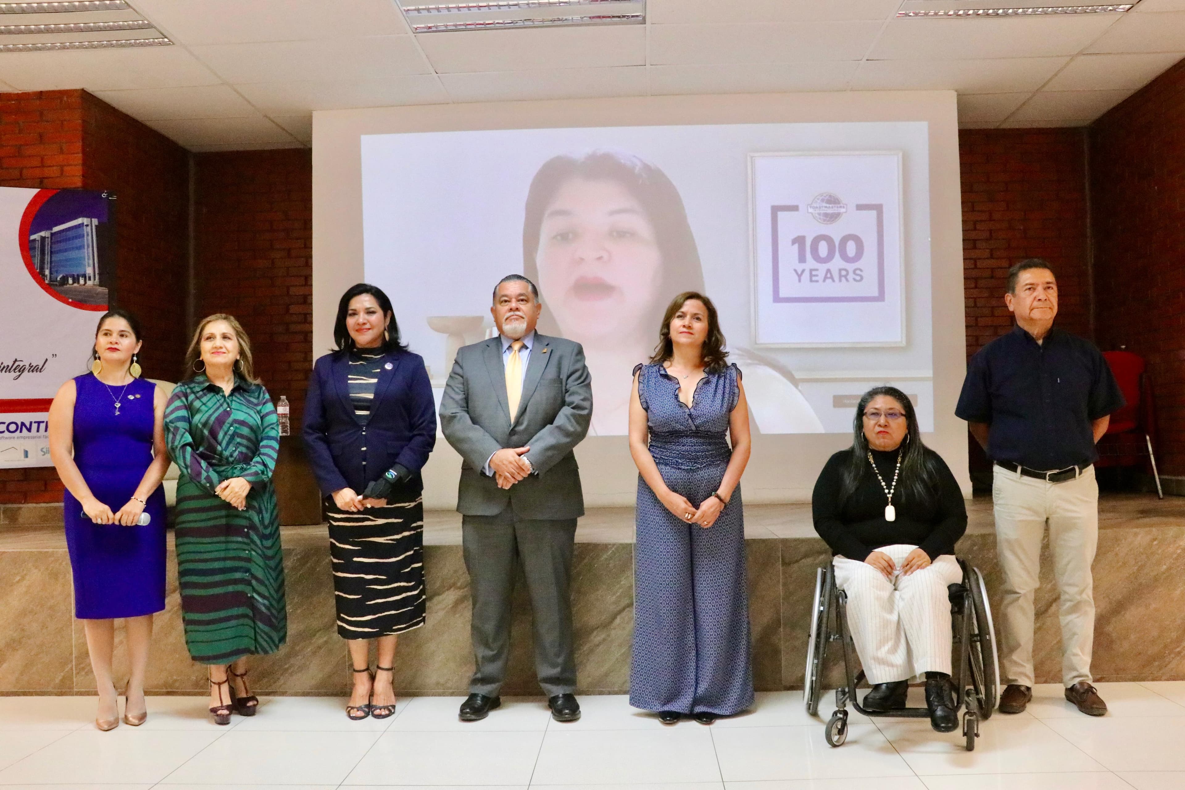 Refuerzan habilidades de comunicación y liderazgo en Colegio de Contadores Públicos