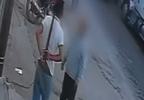Graban a supuestos extorsionadores cobrando piso en Abastos