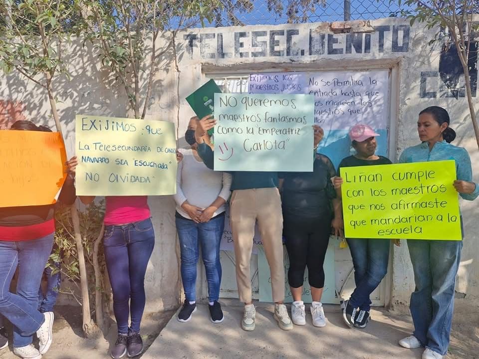 Toman telesecundaria en Cándido Navarro por falta de maestros