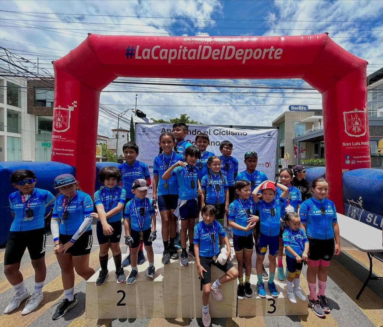 Niñas y niños coronan el Serial Infantil de Ciclismo de los Barrios