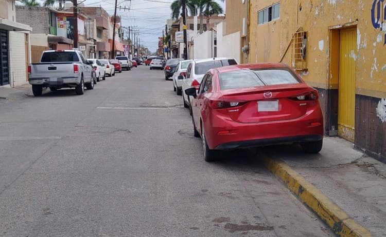 Aumentan multas por invadir ciclovías y banquetas en SLP