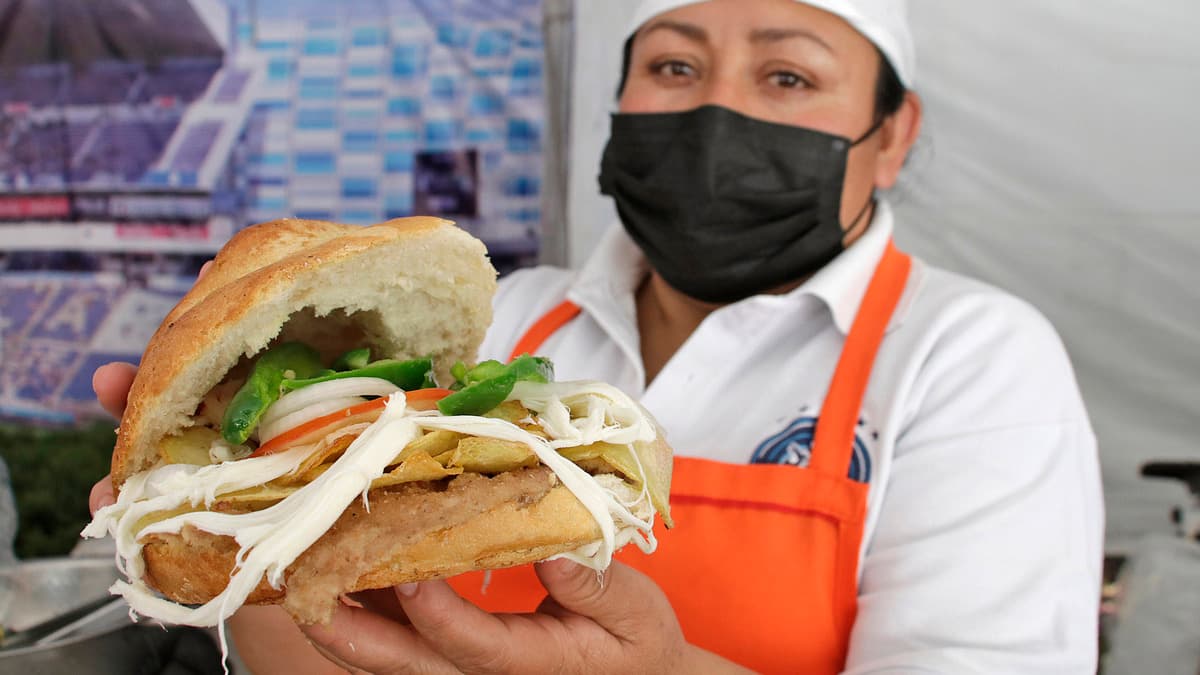 Reconocen a la cemita poblana entre los mejores del mundo