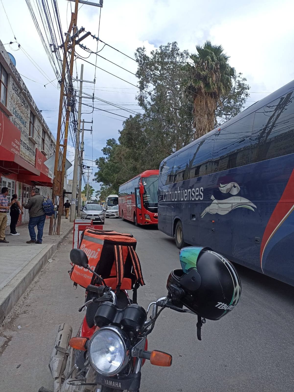 BLOQUEAN AV. INDUSTRIAS REPARTIDORES