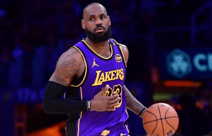 Renueva la leyenda LeBron James contrato con Los Angeles Lakers