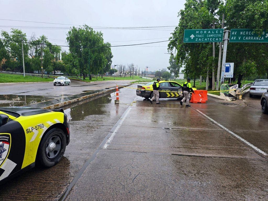 Lluvias intensas dejan encharcamientos, vialidades de SLP siguen transitables