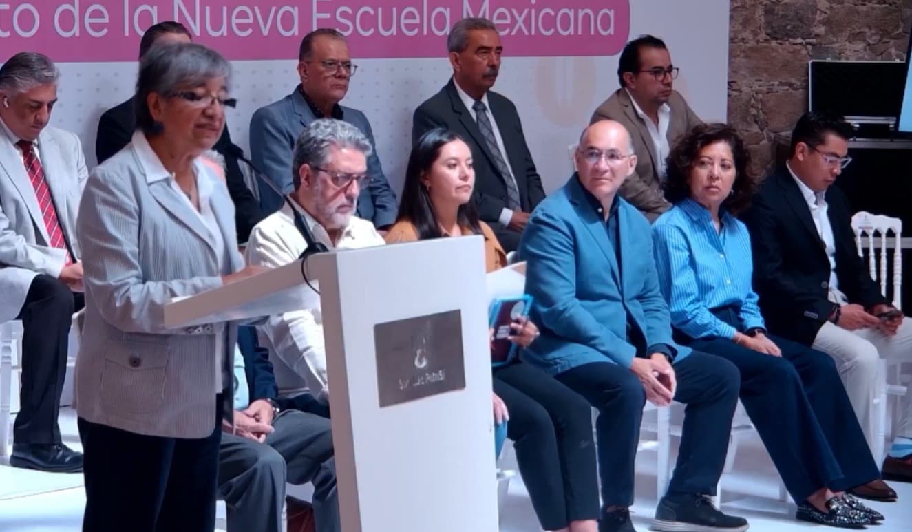 Refrenda Galindo compromiso con la educación de calidad